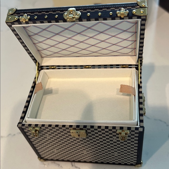 Checkered Mini Trunk with Gold Accents - Picture 6 of 7